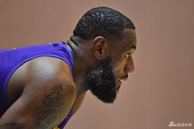 意大利杯-弗拉霍维奇破门 尤文图斯4-0卡利亚里