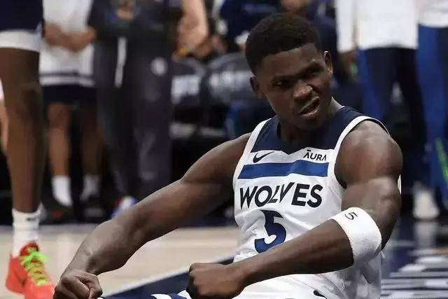 阿伦32分太阳力克76人 快船送开拓者4连败